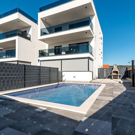 Poolside 2 Bedroom Ap. Mare Trogir Exterior photo