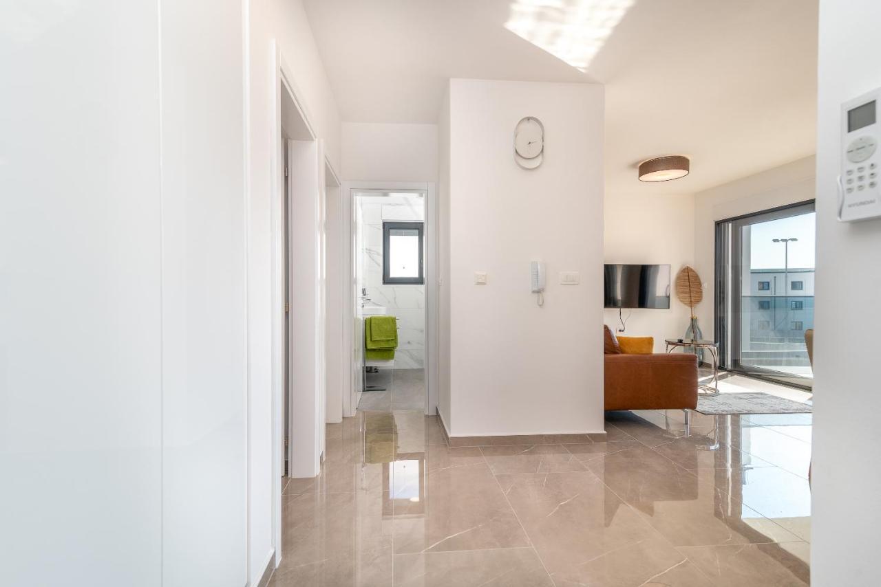 Poolside 2 Bedroom Ap. Mare Trogir Exterior photo