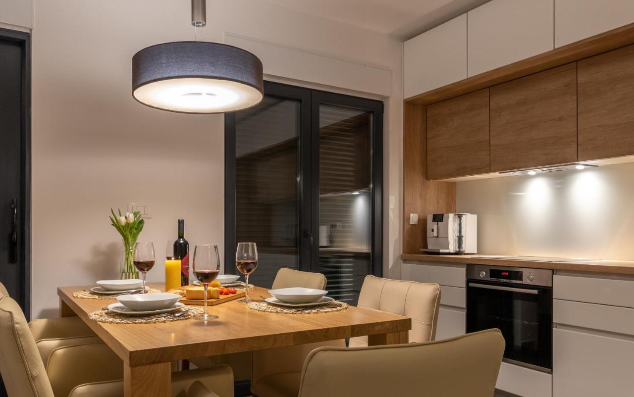 Poolside 2 Bedroom Ap. Mare Trogir Exterior photo