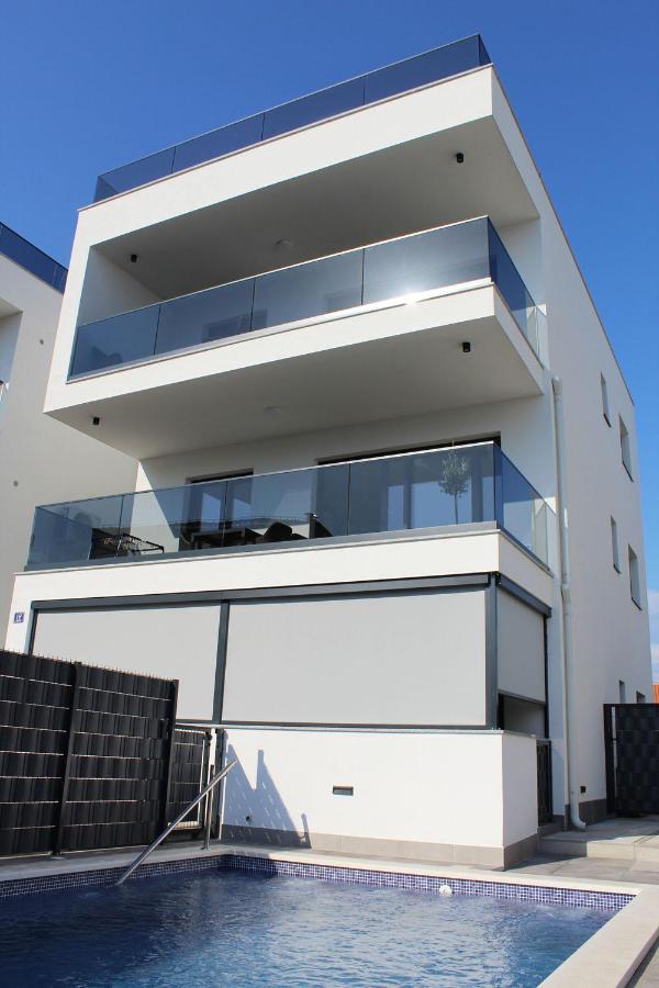 Poolside 2 Bedroom Ap. Mare Trogir Exterior photo
